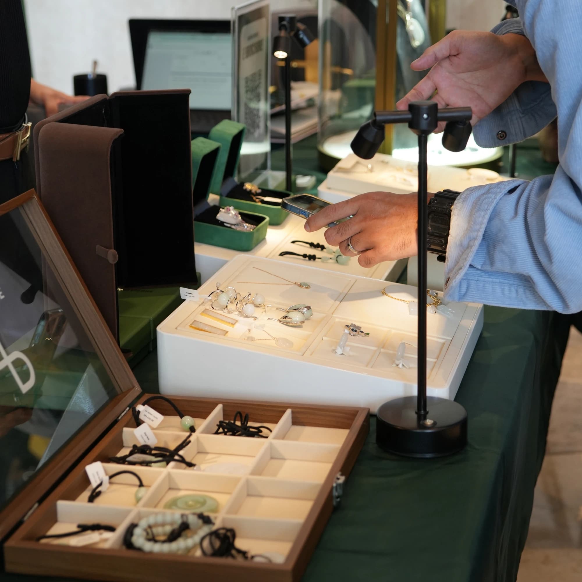 Jade Jewelry Showcase 02